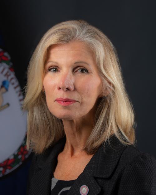 Margaret Lyn McDermid, Bộ trưởng Hành chính